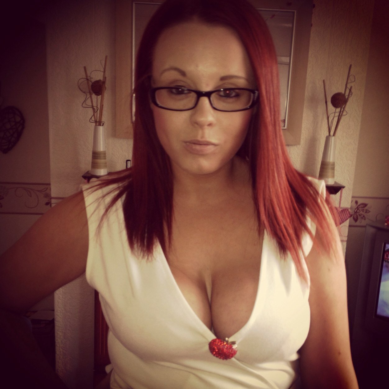 Big boobed and proud. Birmingham. Training to be a chef. Its all about me, myself and I. Snapchat: Chloe_heath96