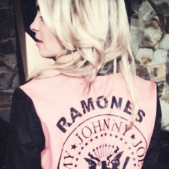 rockerblanco's profile picture. rlx e goza pq a lua blanco eh gostosa