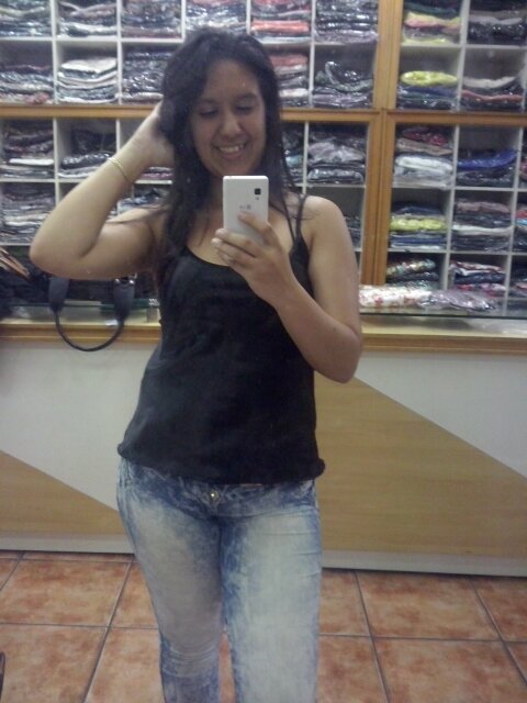 Soou aqeela garota divertida qee está contigo em todas, mas tbm sou aqela qee estará contigo qando vc precisar *-* Sou o qe sou e num o qe qerem qe eu seja *-*