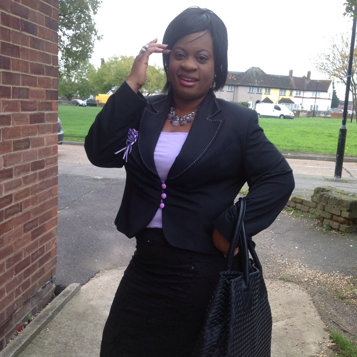 Lover and worshipper of God,mother of 3 and a wife...