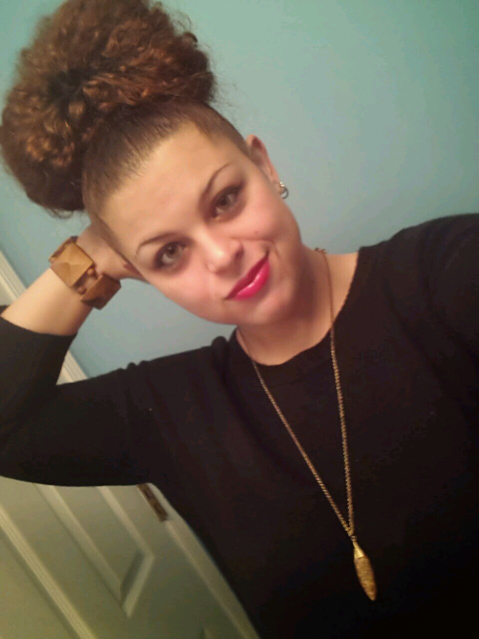 #TeamLesbian #TeamAverageLooking #TeamCSU #TeamNoAnal #TeamAries #TeamFollowBack #TeamF4F #TeamSingle