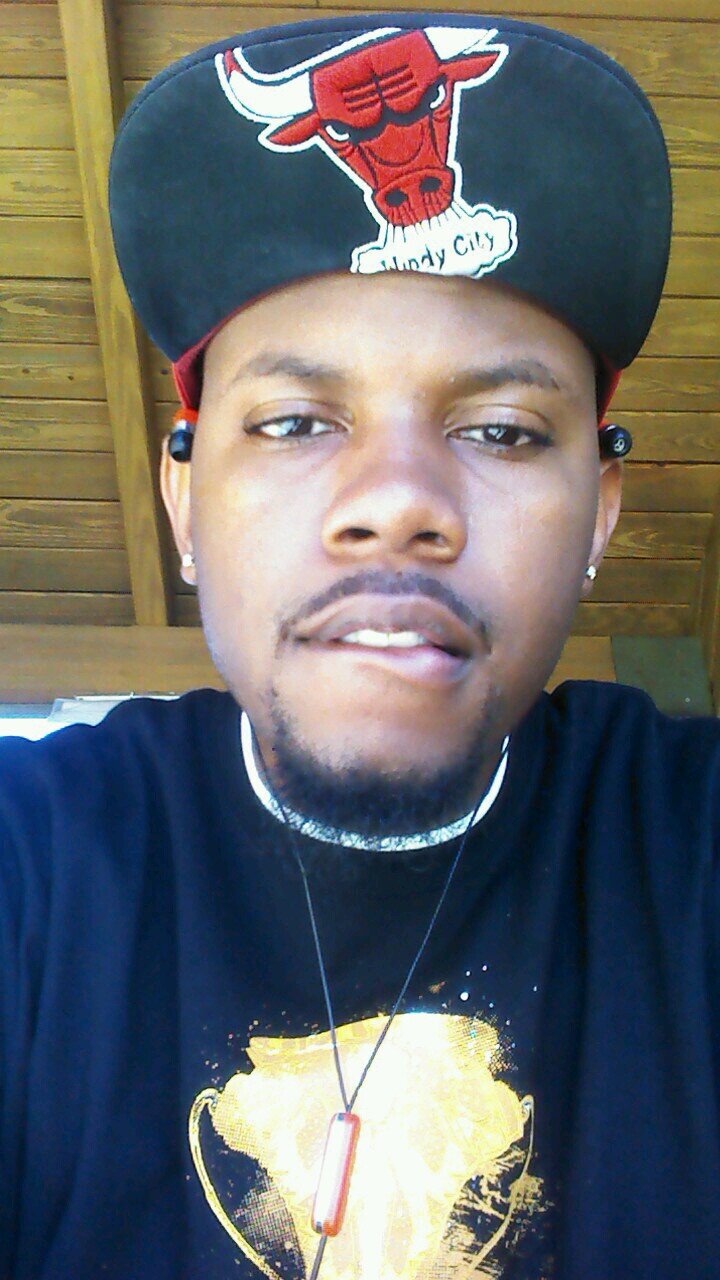 smithjeremiah18's profile picture. dont see nothing but the $$$. two things I never seem is a UFO and a bitch I need