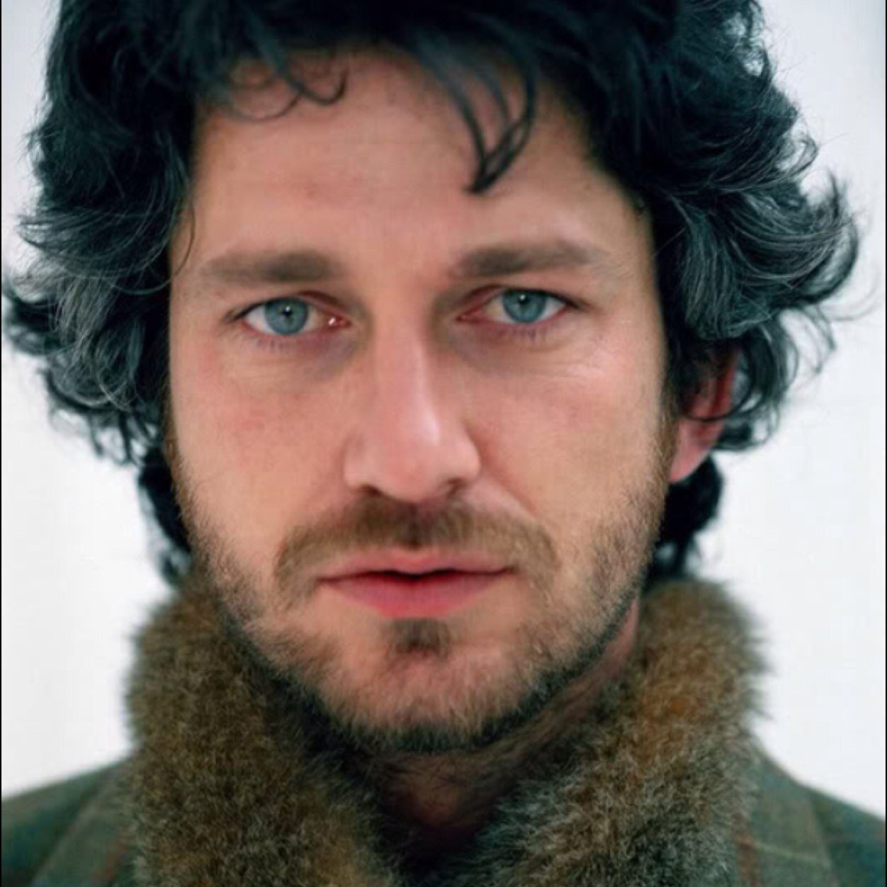 Colonel Sebastian Moran, once a Lord, now working for Moriarty again, and smiling everyday, smoking, drinking and lots of sex from naughty girls... |RPAccount.|