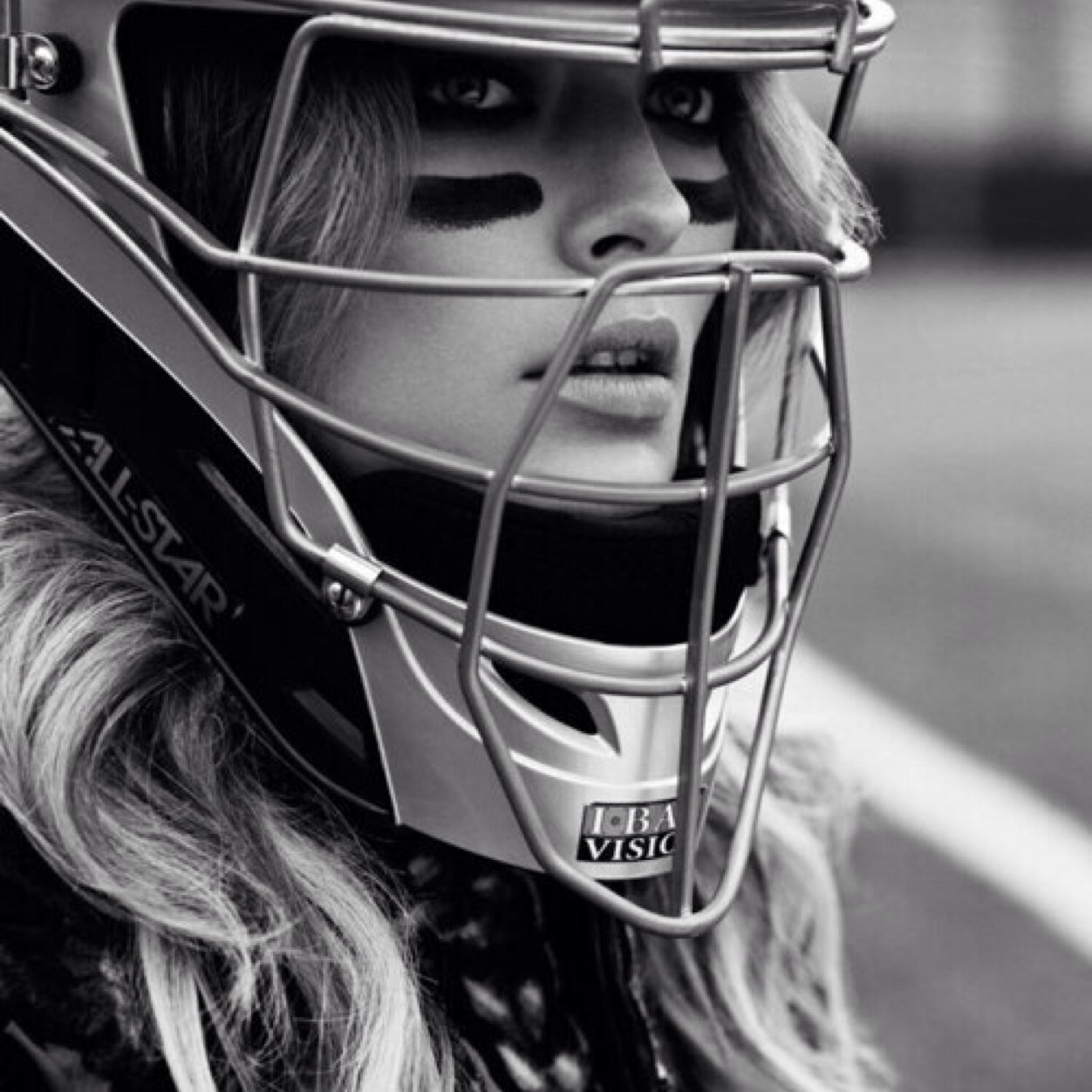 Oklahoma born and raised. I like the color pink and glitter and I'm also a kick-ass softball pitcher.✌️ ✨Twestie is @softballbeautyy✨ The J-Trainnn