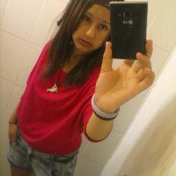 tengo 14 años me gusta el rock, bueno y un poco justin bieber3 soy alegre :x soltera ayiaaa jajajaja bueno eso 3