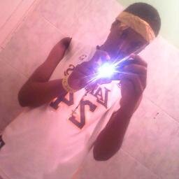 ℕ☺ Шαяε ℰη ℳї †ẘḯ☂⊥ℯя 
-Nunca Decepciones A Alguien que haría Cualquier Cosa Por tí. ♥