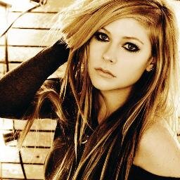 Demoness, dangerous, always attentive to the signs, Caution, when you least expect it, I'll take your soul. ||RP||