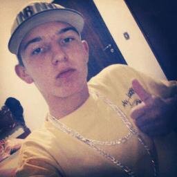 Facebook ~ https://t.co/fXCz3tioOb // Solteiro, tenho 17 anos, Signo: Cancêr ;99