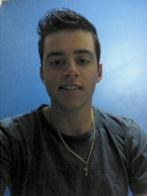 Não choro minhas perdas, nem temo a inveja e o olho gordo que me rodeiam. Sou de Deus, quem não é que se cuide!
