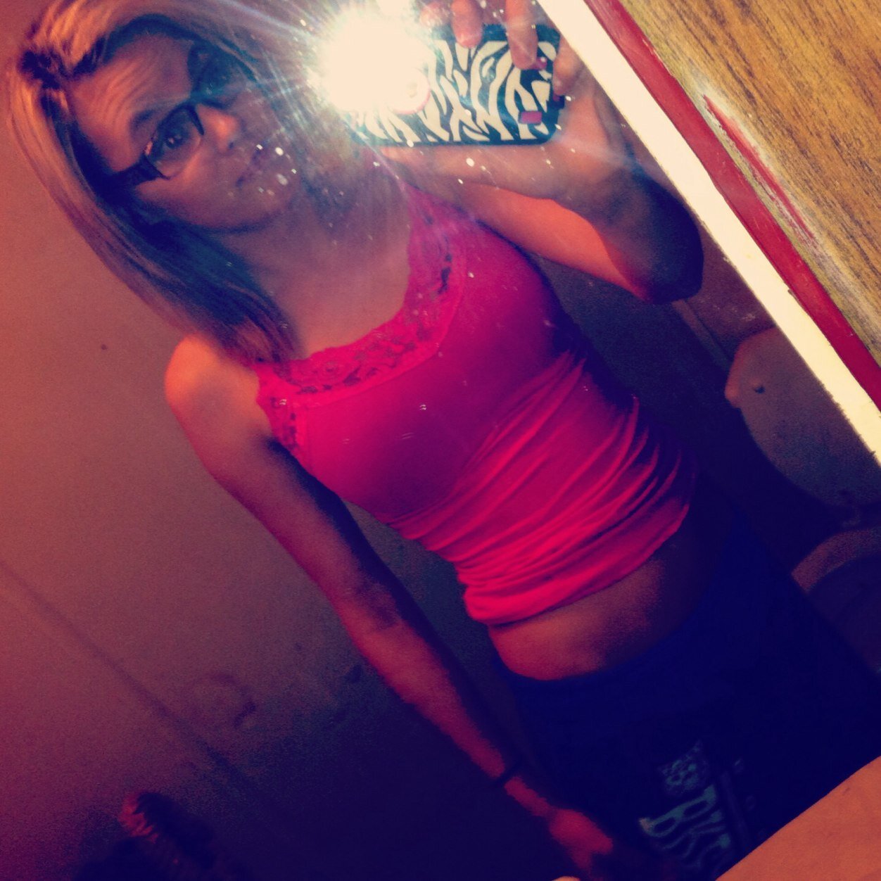 I'm 17 , I'm still in Highschool. I got an amazing boyfriend , friends & an great loving family.. Thats all i need 3 oh and my cell phone is my world . (: