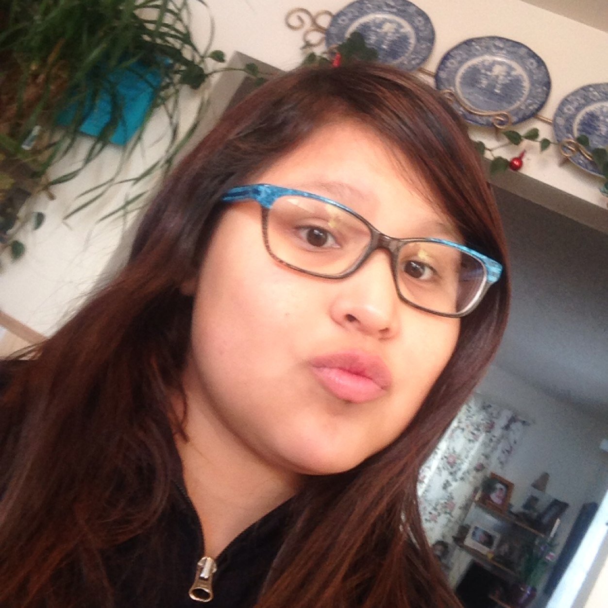hi im a sweet girl who likes and loves puppies and cupcakes with a cherrys on the cupcakes my best friend is coral and my puppies thank you twitter.