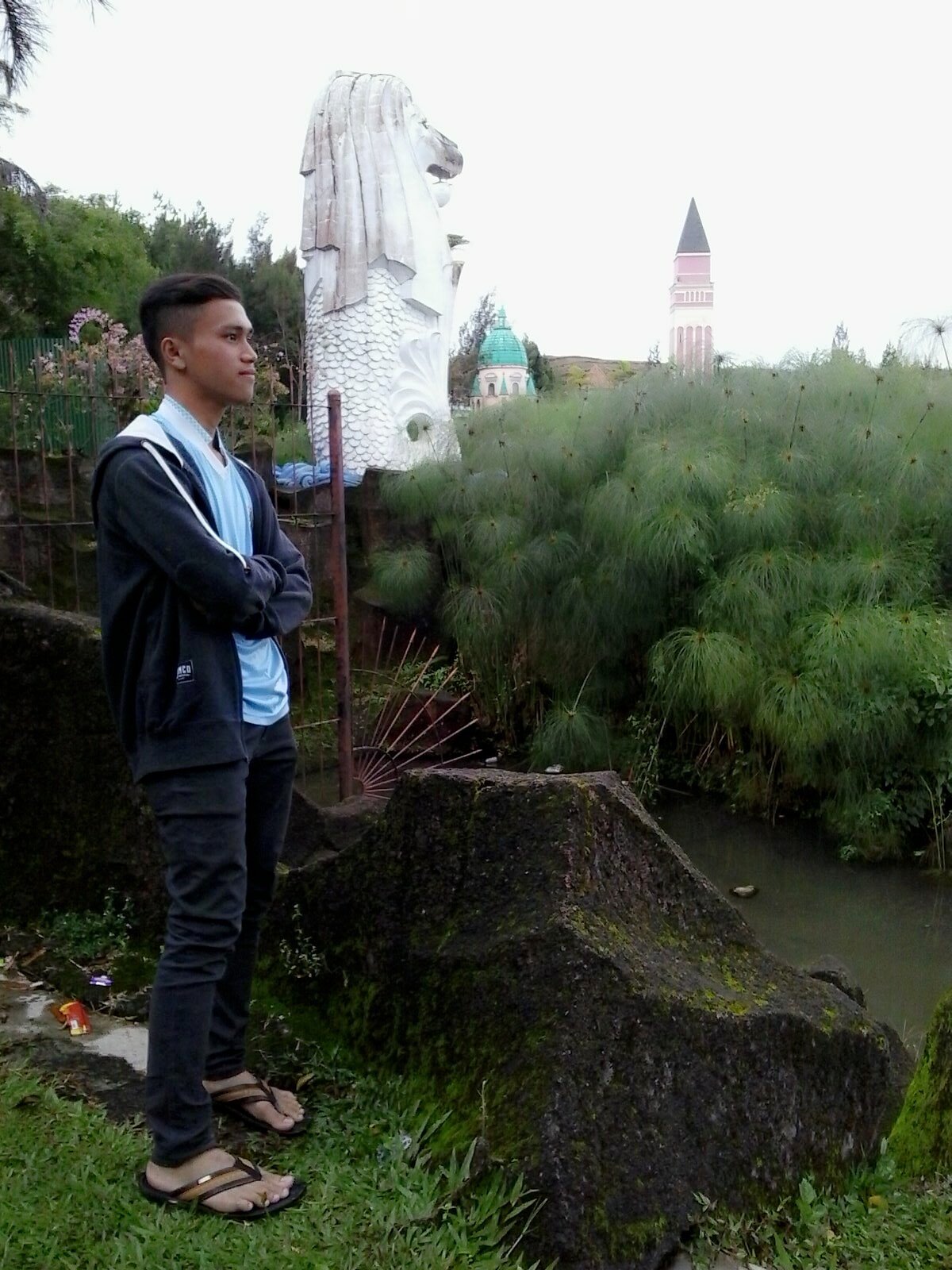 meski jarak dan waktu memisah kan kita tapi cinta ku hanya tetap kamu.. ♥ U ASRI :*