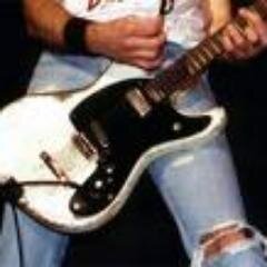 I love rock'n'roll. What I don't like is support this n4zi bozo aka X man. 🖕