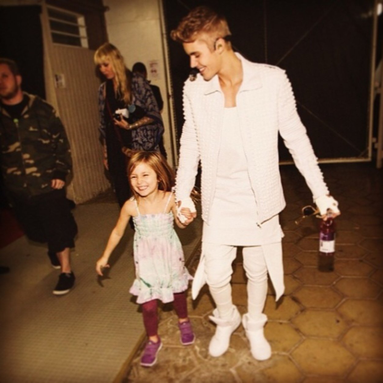 Follow mebelieber❤️WAP:5540722294
Follow me on twiter @belieberkarla15
•Justin Drew Bieber Mallet•karla