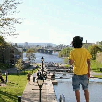 raiq2022's profile picture. ليس كل ما يرسل تحت اسمي ،، هو ترجمة لاحاسيسي ،، أو حكآية عن وآقعي ،، إنمآ هي كلمآت رآقت لي ،، وقد يحتآجهآ غيري ،،