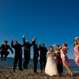 http://t.co/RhViaB08eq is an online wedding directory for Chicago. A local wedding guide that makes wedding planning easy and pleasant.