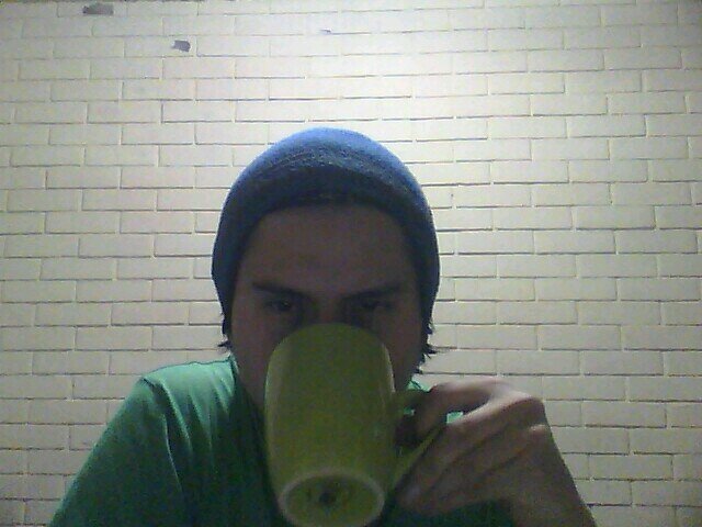 Lo mío: IT, gadgets, sitcoms, música, películas, convivencias. Como Soy: ingenioso, ocurrente, serio, cariñoso, reservado. #MásCabrónQueGuapo