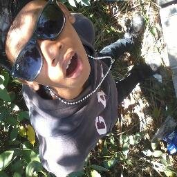Persetan dengan kepalsuan ! (cinta) itu palsu