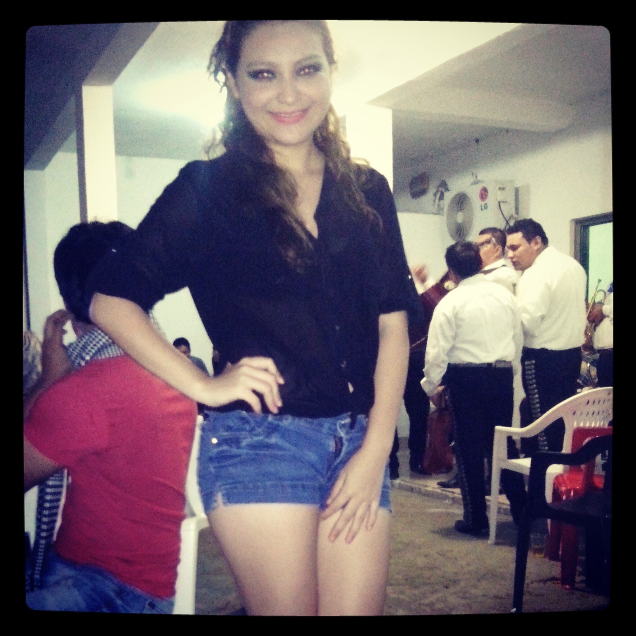 Simplemente soy tal & como quiero seer,sigueme & veraas que bonito es lo bonito♥