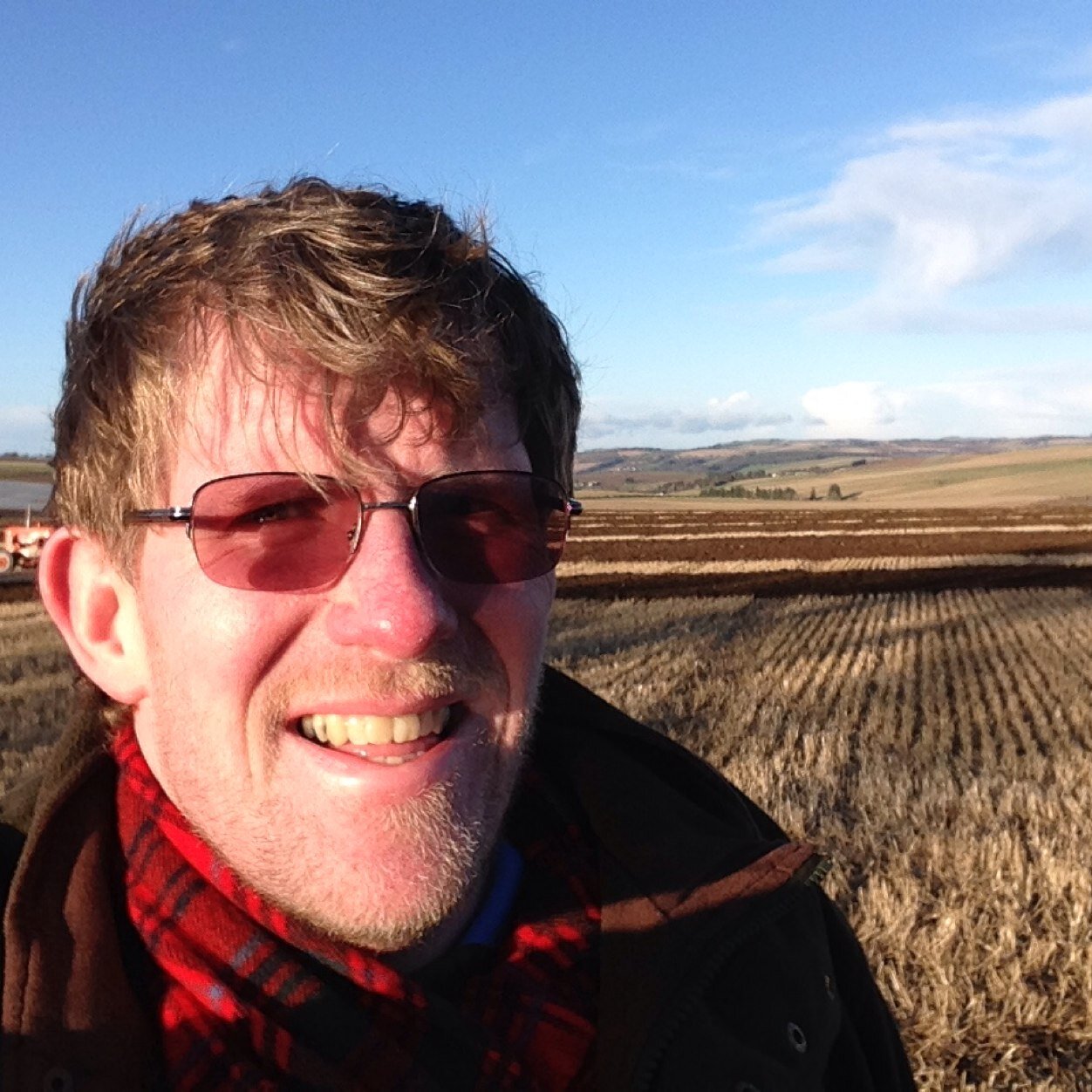 turrajoe's profile picture. Journalist.