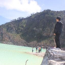 pawang_lacoste's profile picture. diam tidak bergerak. bergerak mcflurry kau sisa berkerak