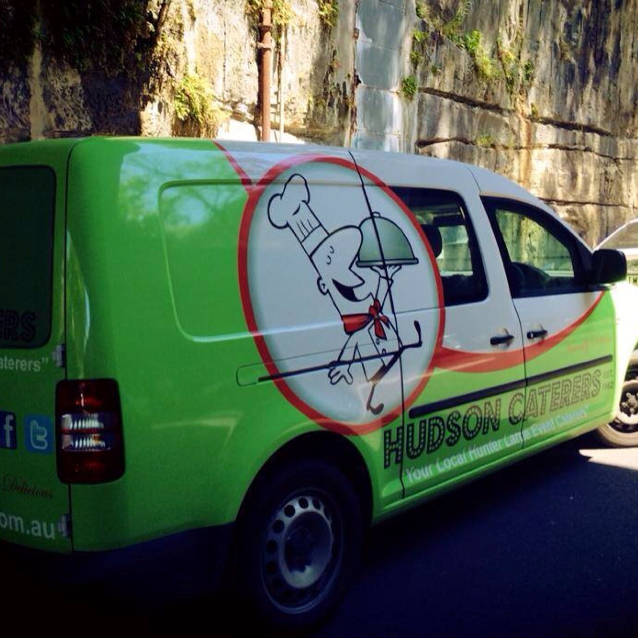 Hunter Valley specialists in large event catering up to 50,000 people. With 9 cafes & 10 portable event units 4 ur catering needs. Localy owned for 32 years