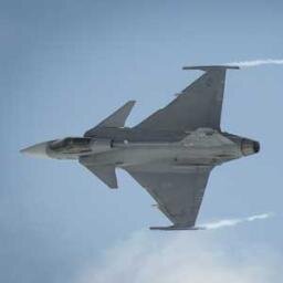 Keine Sicherheit ohne glaubwürdige Armee.
Keine glaubwürdige Armee ohne moderne Flugzeuge.
Sicher ist sicher - JA zum Gripen!