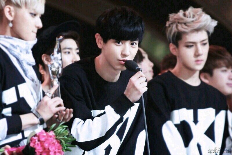 ' 품속에 보드랍게 너를 안고 .  ผมจะโอบกอดคุณไว้อย่างอ่อนโยนในอ้อมแขน ♥ '