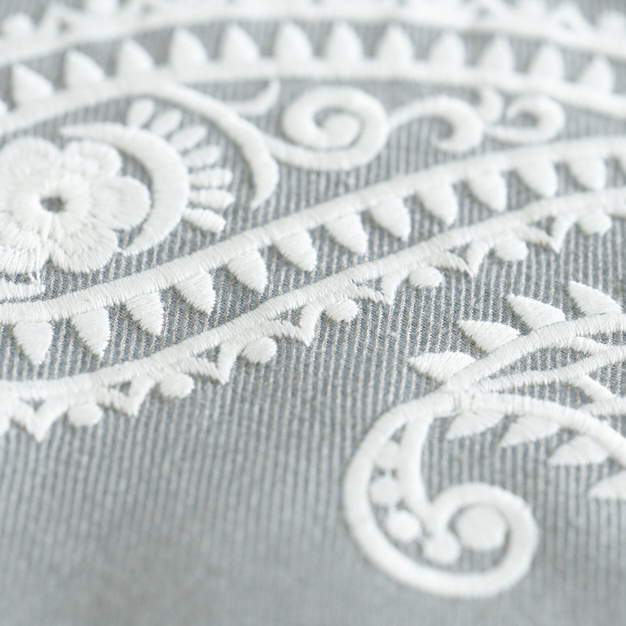 Beautifully handcrafted curtains, blinds & furnishings.