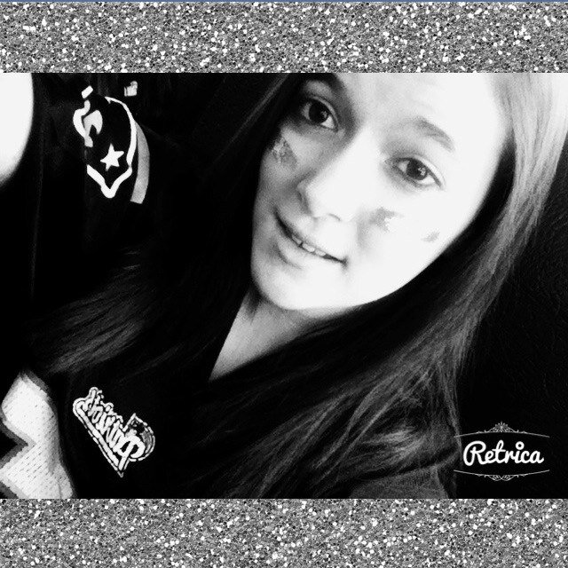 heeyy:) @onedirection i love themm. @austinmahone is my secret lover ;)