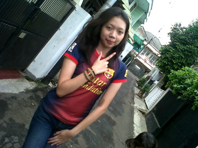 Tersenyumlah seberat apapun masalahnya (๑'⌣'๑)