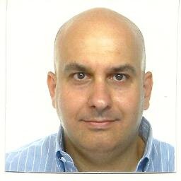 Giornalista. Esperto di marketing e comunicazione.