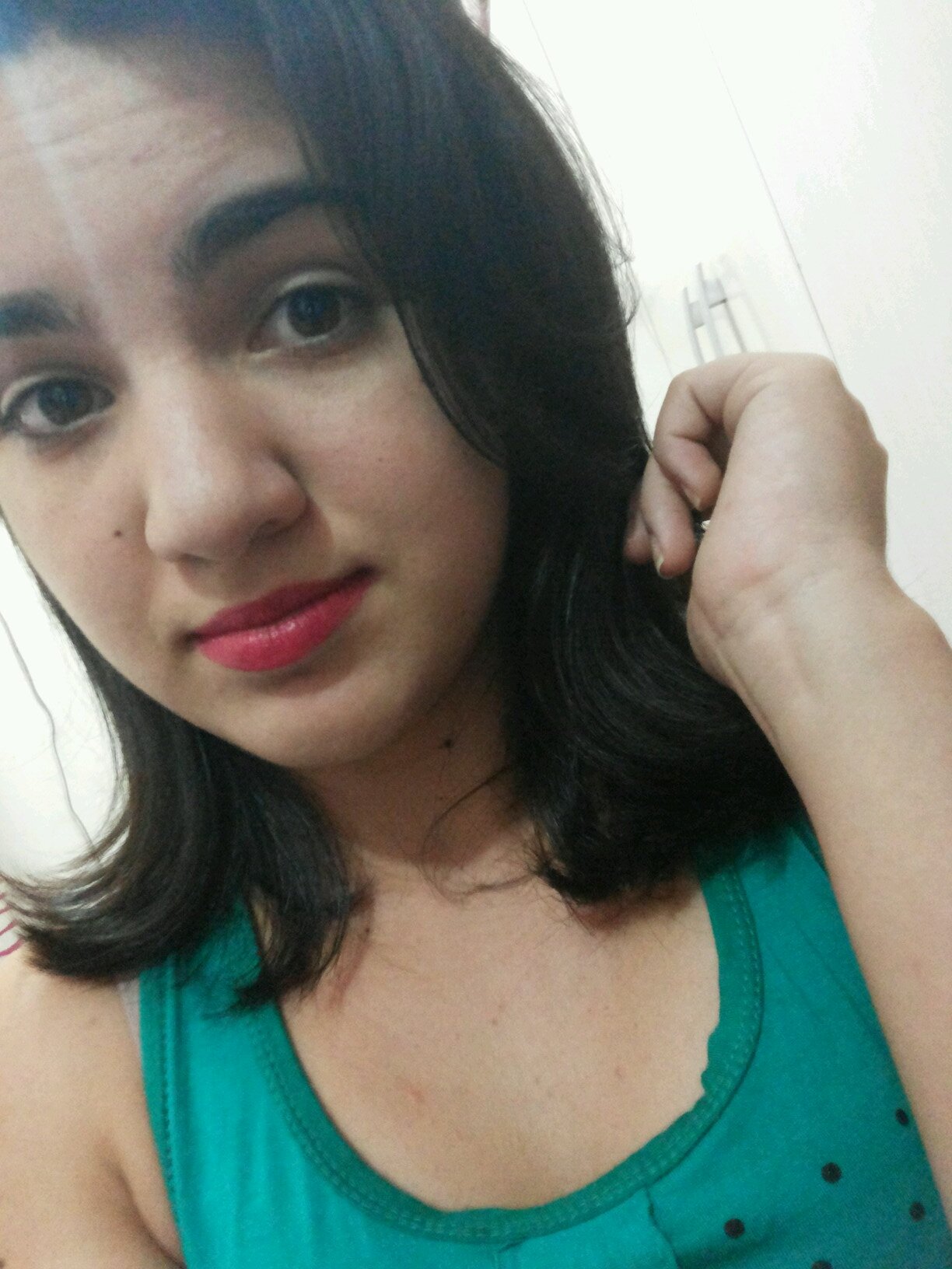 Mascaras caem.
Ninguém consegue sufocar
Seu verdadeiro eu por muito tempo.