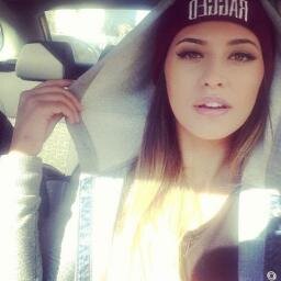 Hey ..Yo i'm Mejda I'm a girl i'm a model I live in England I'm 20 year old