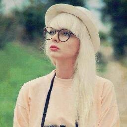 Walls of insincerity,Shifting eye in Vacancy,Vanished when I saw your face.@taylorswift13♥ all I can say as it was enchanted to see U.! #AvrilLavigne.. ♥♥.!