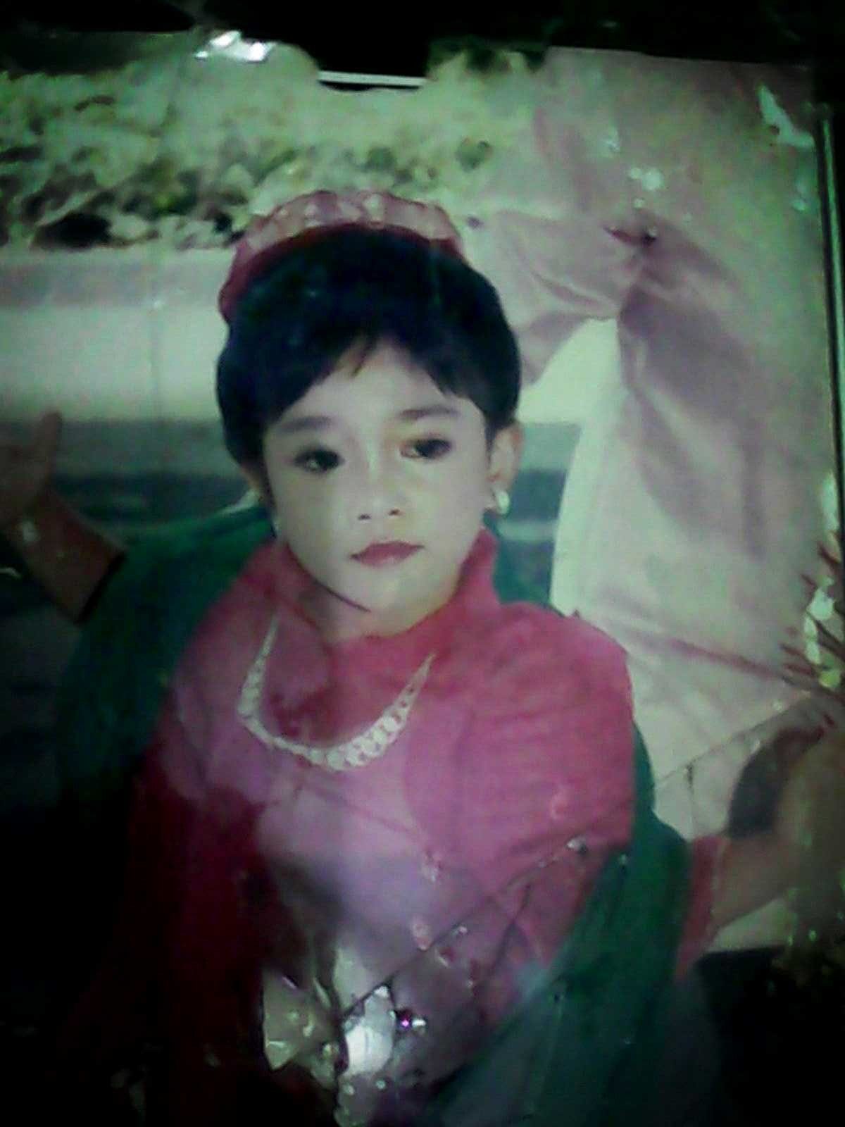tadinya aku senang sekali loh:);););):):):)
