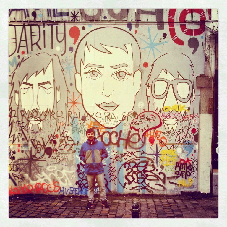 GavGlasg's profile picture. love and peace