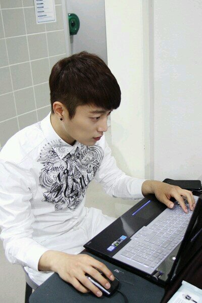 ♥♥비스트♥♥윤리더♥♥랩의신 용주녕♥♥오빠 슬릉흔등♥♥남친 미안ㅎ 너보단 우리 비스트빠가 먼저얌♥