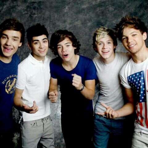 Hiiii :) i dont know what to sayyy !!!