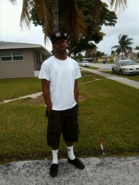 I keep moving forward in life dont let anybody or anyone stop me. the train stop for nobody you either on it or you off. All about the paper