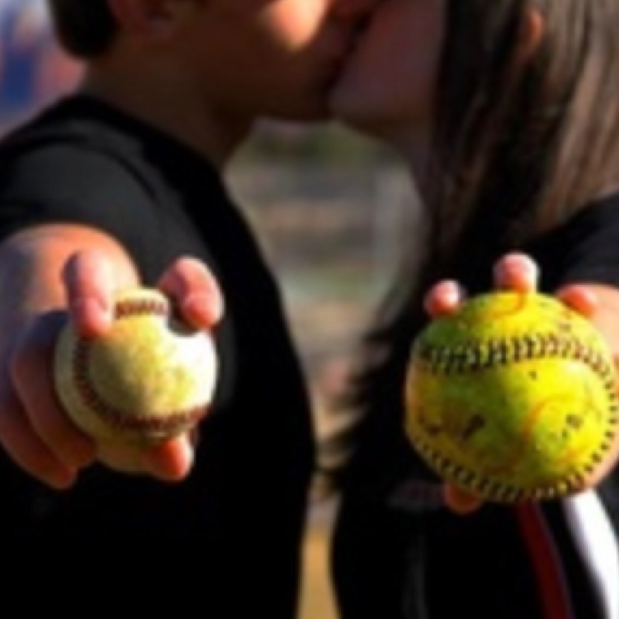 Just a smalltown girl with a passion for watching baseball - follow me ⚾️✨