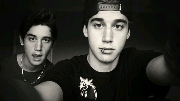 loveulukeandjai's profile picture. I love the janoskians.
