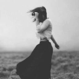 NoisyLiz's profile picture. книга мой друг,музыка мой драг