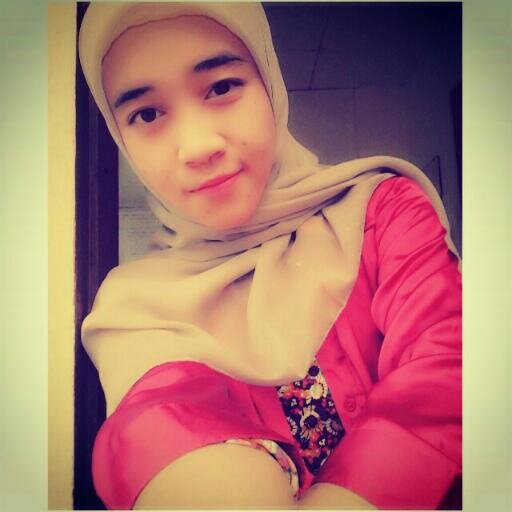 |Just an ordinary girl.
moslem.| Allah guide me | Bismillah...