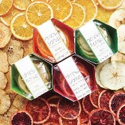 artisanal dried fruit crackers•100%fruit, thinly sliced & simply dried • naturally gluten-free • non-gmo •antioxidant & fiber-rich • nature's healthiest cracker