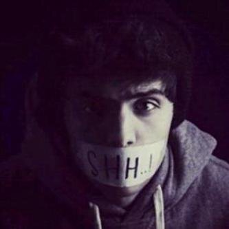 بقفل حسابي اللي يبي يتواصل ذا الاسك حقي واتشرف http://t.co/IAhDlZuOdg