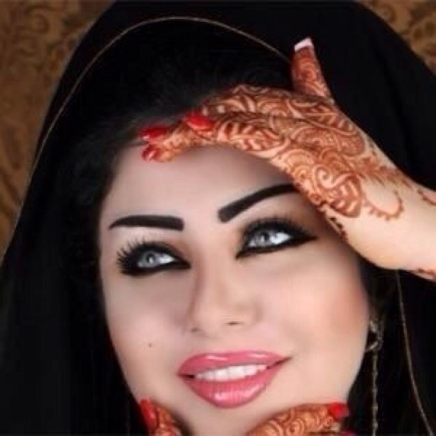 انا مهرة بلا فارس عجز منهو يروضني