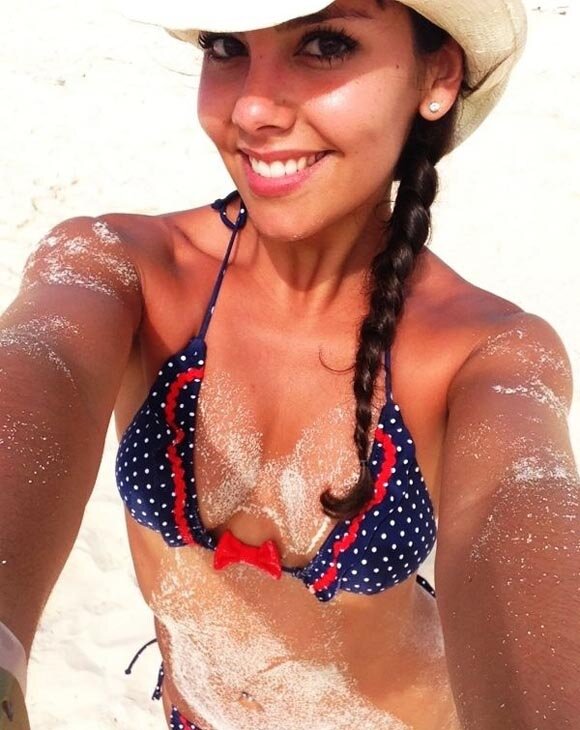 cristin520's profile picture. its all about the money everything else comes second :)