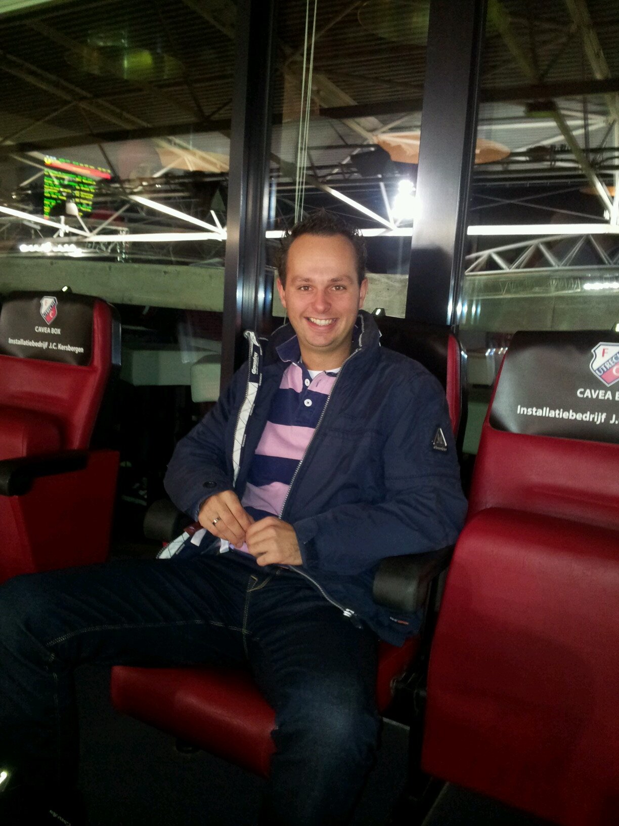 LindRobert13's profile picture. 