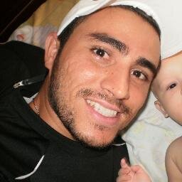 Um ser humano preocupado com o futuro da humanidade e consciente da sua missão. Que acredita no ser humano como único transformador de sua realidade.